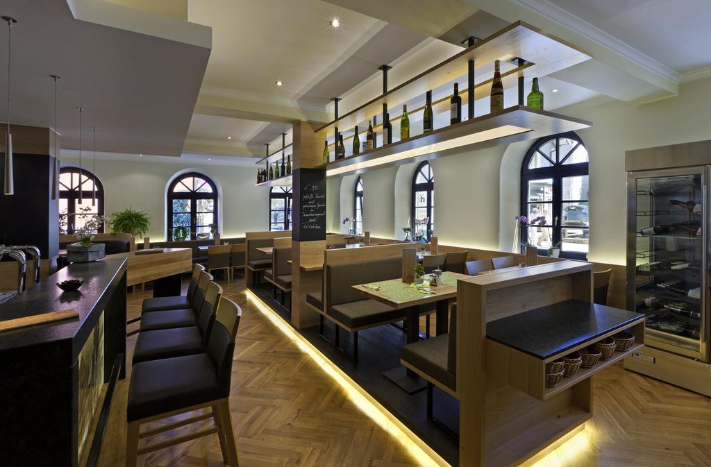 Hotel Angerbraeu มูร์เนา อัม ชตัฟเฟิลเซ ภายนอก รูปภาพ
