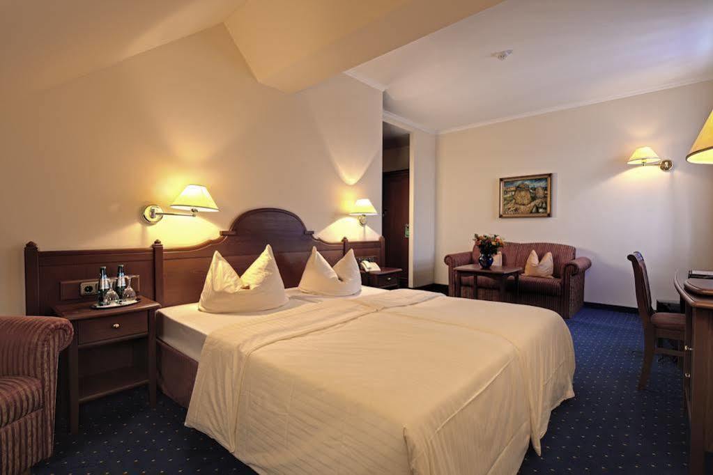 Hotel Angerbraeu มูร์เนา อัม ชตัฟเฟิลเซ ภายนอก รูปภาพ